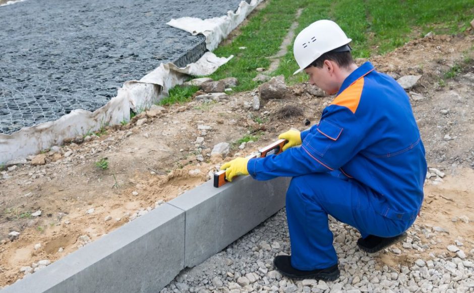 Le dérasement d'accotement : une étape cruciale pour la sécurité routière
