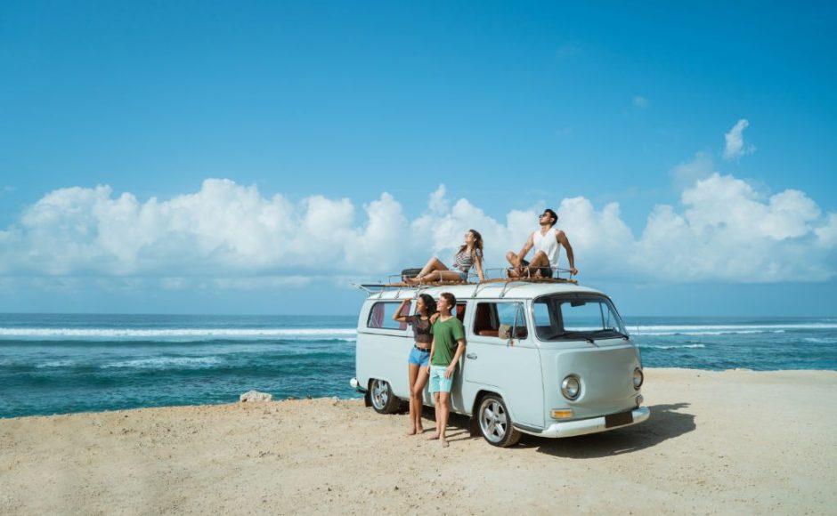 Avantages de la location de minibus pour vos voyages en groupe