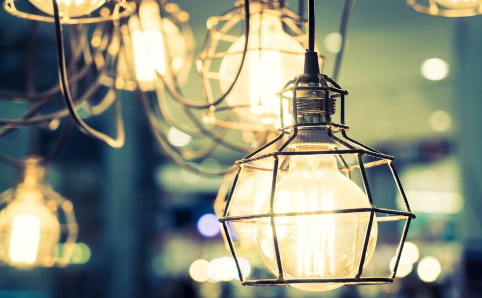 Louer des éclairages solaires est-il aussi efficace que des éclairages électriques