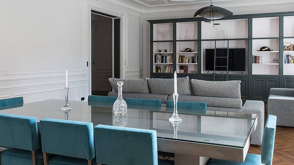 éléments en verre dans une décoration moderne