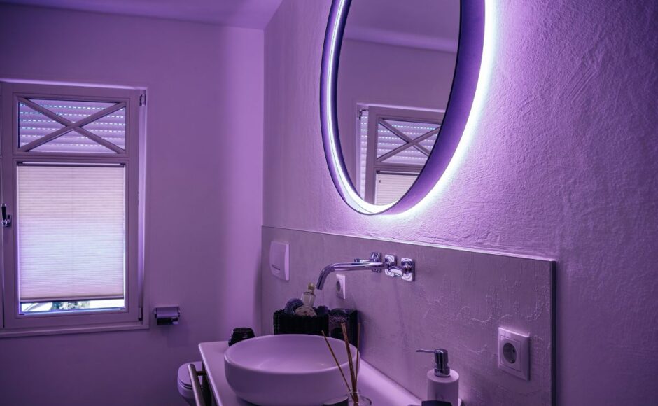 8-Les bandes LED sous les meubles de salle de bain