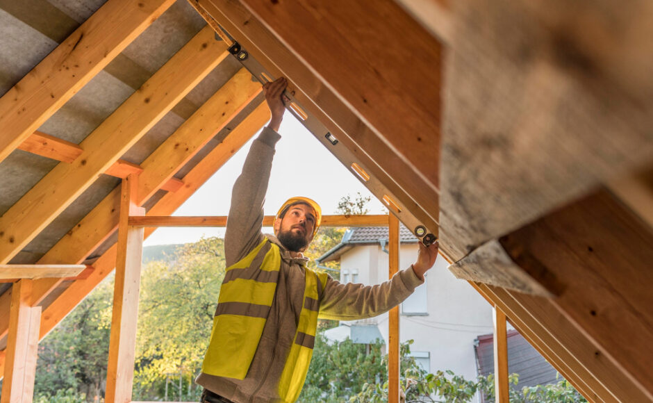 Les problèmes structuraux courants des charpentes et comment les corriger