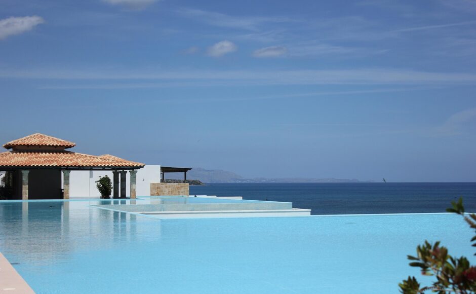 découvrez la piscine lagoon, un espace de détente paradisiaque alliant eau turquoise et paysages exotiques. plongez dans un univers de relaxation et de loisirs, idéal pour toute la famille.