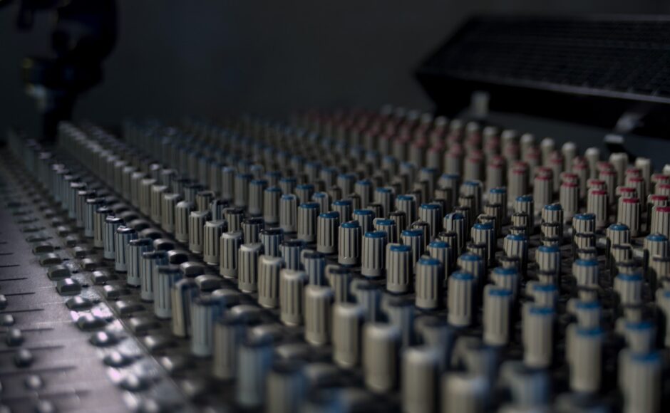 découvrez notre large sélection de systèmes audio de haute qualité, conçus pour offrir une expérience sonore immersive et inégalée. que ce soit pour votre maison, votre voiture ou vos événements, trouvez le sound system parfait qui répond à vos besoins.