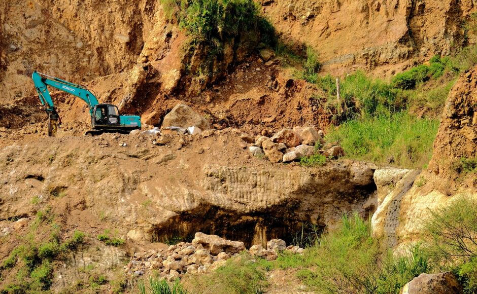 découvrez nos services d'excavation professionnels pour tous vos projets de construction. que ce soit pour des fondations, des travaux de terrassement ou des aménagements extérieurs, notre équipe expérimentée vous garantit un travail de qualité, rapide et efficace.