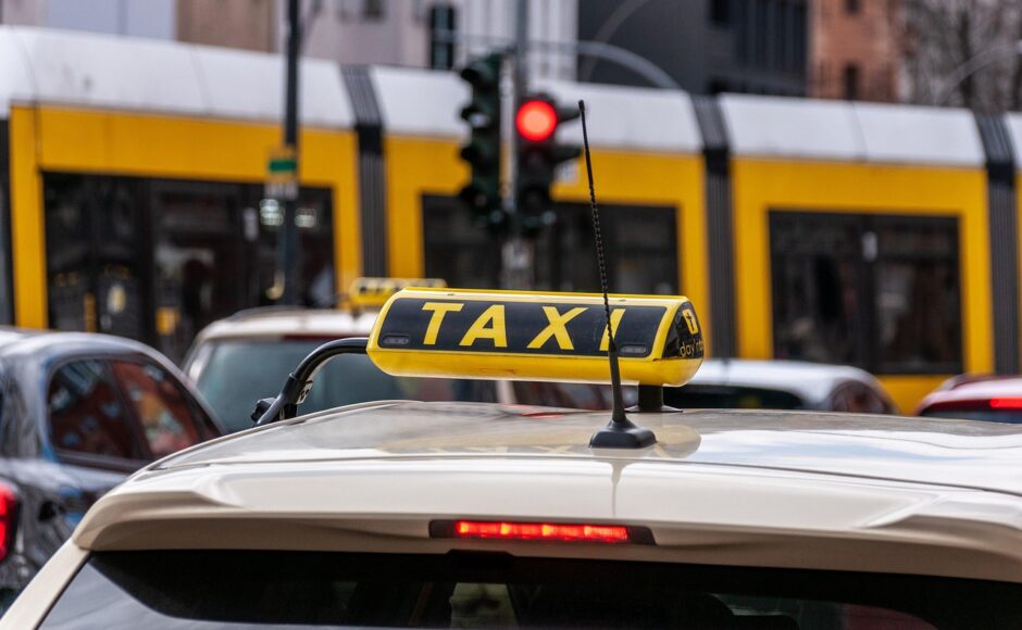 trouvez facilement un taxi conventionné pour vos déplacements médicaux en toute sécurité et tranquillité. service agréé, prise en charge rapide et accompagnement personnalisé en france.