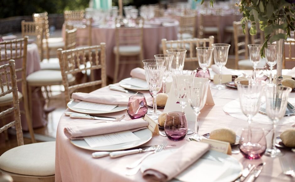 trouvez le lieu de réception idéal pour votre événement : mariage, anniversaire, séminaire ou soirée privée. explorez nos espaces élégants et services adaptés à tous vos besoins.