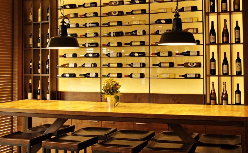 découvrez notre sélection de vins d'exception : rouges, blancs, rosés et champagnes pour accompagner tous vos moments. trouvez le vin parfait pour chaque occasion et savourez des crus de qualité.
