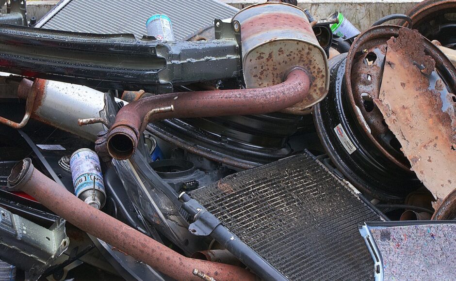 découvrez l'importance du recyclage des métaux : solutions, avantages environnementaux et étapes clés pour transformer vos déchets métalliques en ressources durables.