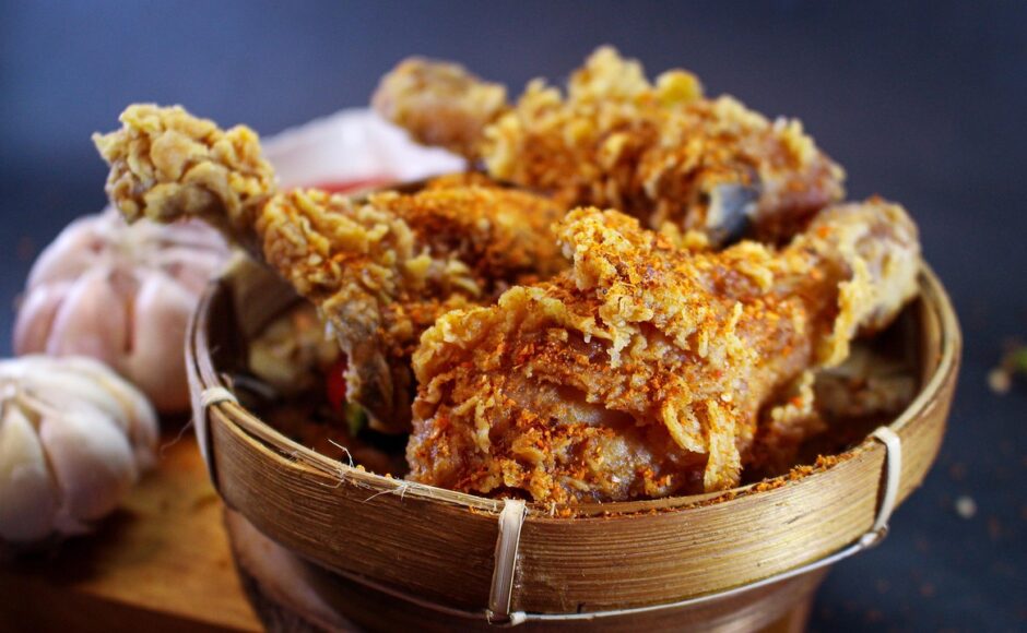 découvrez notre recette de poulet frit croustillant, doré à la perfection pour un goût savoureux et une texture irrésistible.