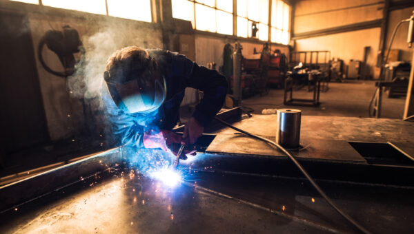 Soudure de plaques d&rsquo;acier de forte épaisseur : chanfrein obligatoire