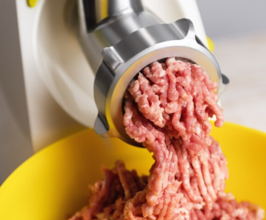 Quelle grille de hachoir à viande choisir pour un steak tartare