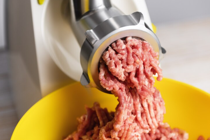 Quelle grille de hachoir à viande choisir pour un steak tartare