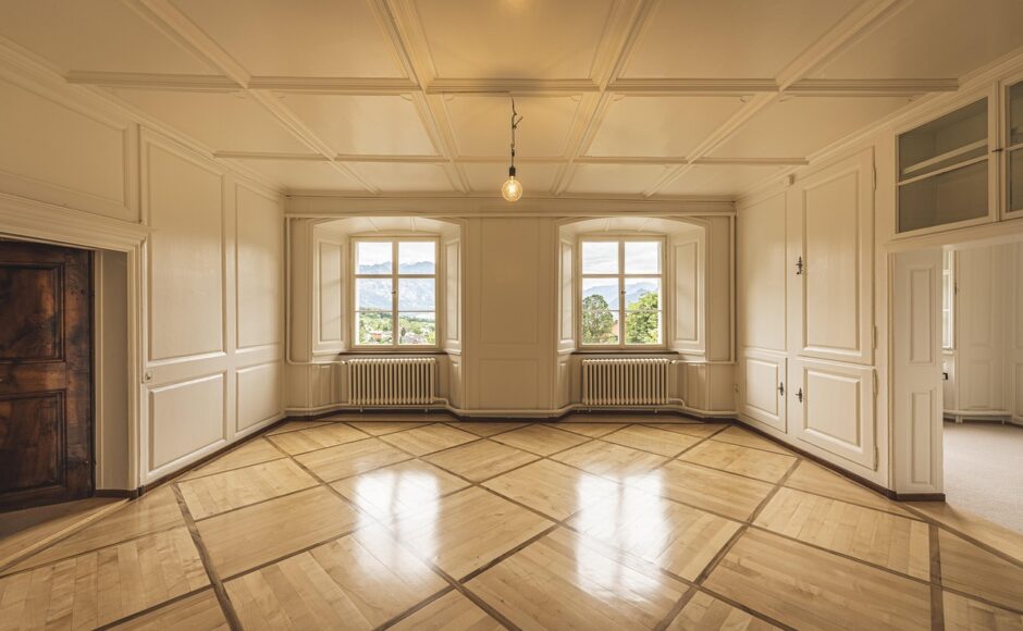 découvrez les principes fondamentaux du droit immobilier, incluant les transactions, les contrats, et la réglementation pour protéger vos biens immobiliers.